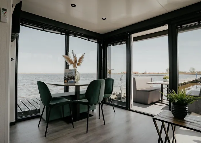 Feriehus Houseboat Uitgeest