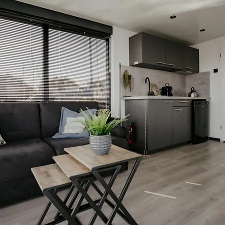 Houseboat 펜션 Uitgeest
