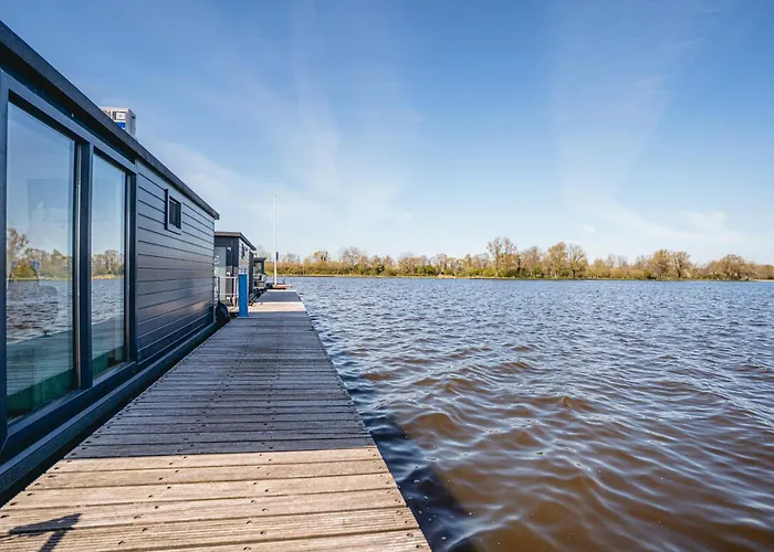 Vakantiehuis Houseboat *