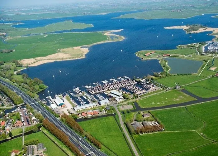 Houseboat * Uitgeest